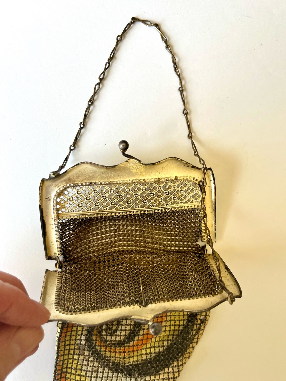 Art Nouveau enamel metal mesh evening bag with swirl design. - Picture 6 of 9
